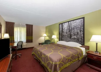 Super 8 by Wyndham Eureka Springs hotel thumbnail 8