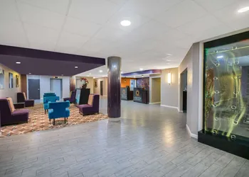 La Quinta Inn & Suites by Wyndham Memphis Airport Graceland hotel thumbnail 7