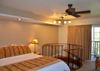 Tahoe Beach & Ski Club hotel thumbnail 4