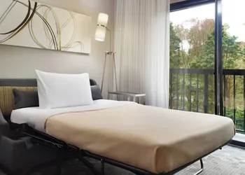 Courtyard by Marriott Nashville Airport hotel thumbnail 5