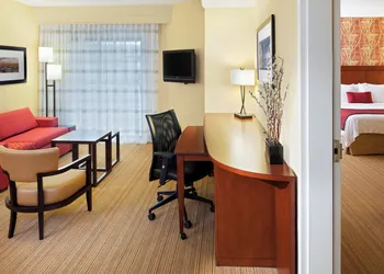 Courtyard by Marriott Fredericksburg Historic District hotel thumbnail 5