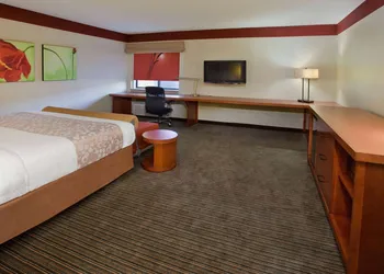 Travelodge by Wyndham Columbus State University hotel thumbnail 7
