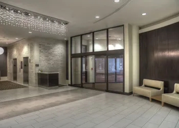 DoubleTree by Hilton Washington DC - Crystal City hotel thumbnail 2
