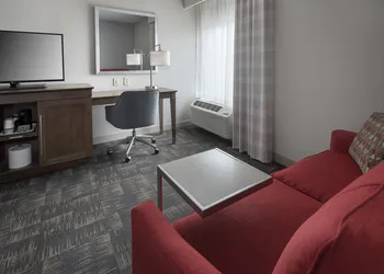 Hampton Inn Boston - Logan Airport hotel thumbnail 4