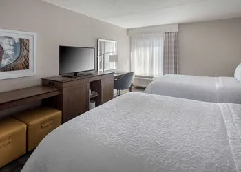 Hampton Inn Boston - Logan Airport hotel thumbnail 7