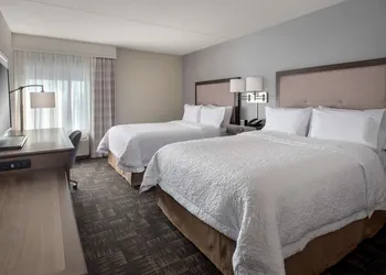 Hampton Inn Boston - Logan Airport hotel thumbnail 8