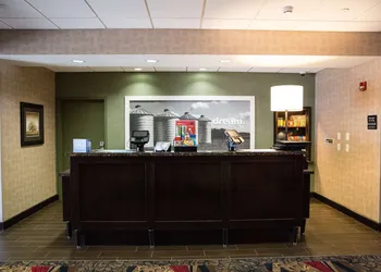 Hampton Inn & Suites Bismarck Northwest hotel thumbnail 2