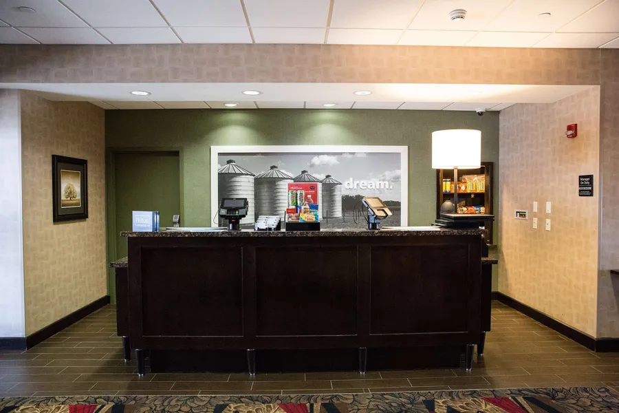 Hampton Inn & Suites Bismarck Northwest hotel detail image 2