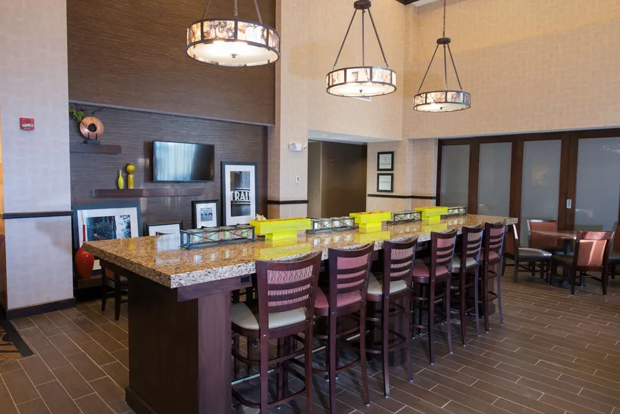 Hampton Inn & Suites Bismarck Northwest hotel detail image 6