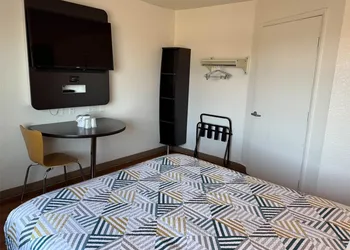 Studio 6 Suites Las Vegas, NV – Tropicana hotel thumbnail 4