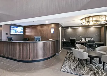 Best Western Plus Banff International Lodge hotel thumbnail 4