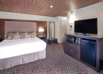 Best Western Plus Banff International Lodge hotel thumbnail 8