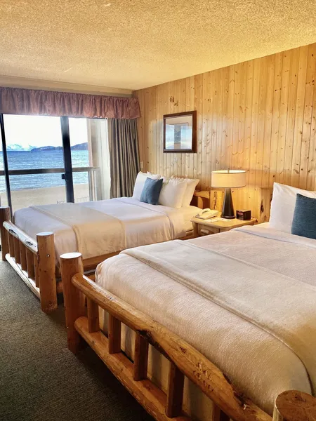 Tahoe Lakeshore Lodge & Spa hotel detail image 6