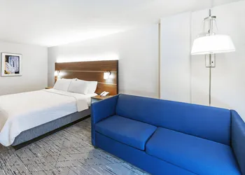 HI Express El Paso Downtown by IHG hotel thumbnail 3