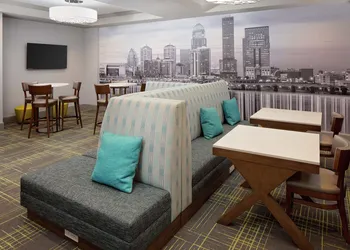 Hampton Inn Louisville Downtown hotel thumbnail 2