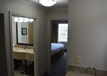 Country Inn & Suites by Radisson, Oklahoma City - Quail Springs, OK hotel thumbnail 5