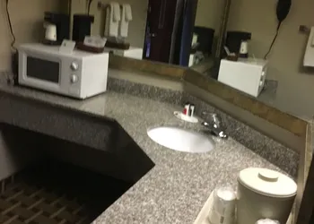 Quality Inn Lawton near Fort Sill hotel thumbnail 3