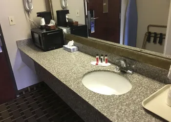 Quality Inn Lawton near Fort Sill hotel thumbnail 5