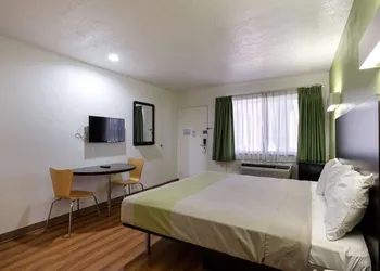 Motel 6 Santa Fe, NM - Downtown hotel thumbnail 8