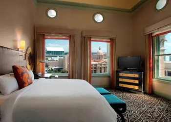 Hotel ICON Autograph Collection by Marriott hotel thumbnail 6