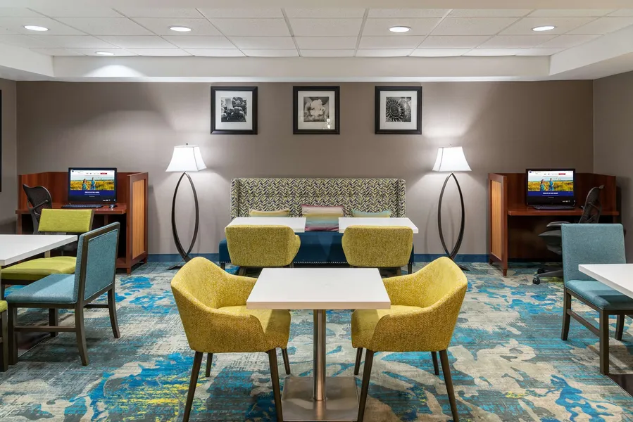 Hampton Inn Kansas City-Lee's Summit hotel detail image 2