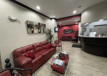 Ramada by Wyndham Oklahoma City Airport North hotel thumbnail 3