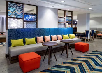 Hampton Inn Denver-International Airport hotel thumbnail 2