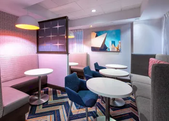 Hampton Inn Denver-International Airport hotel thumbnail 4