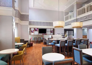 Hampton Inn & Suites Atlanta Airport North I-85 hotel thumbnail 2