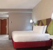 Hampton Inn & Suites Atlanta Airport North I-85 hotel detail image 7