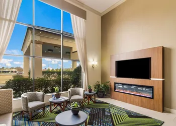Clarion Pointe New Bern hotel thumbnail 4