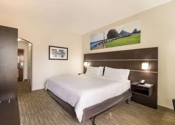 Clarion Pointe New Bern hotel thumbnail 7