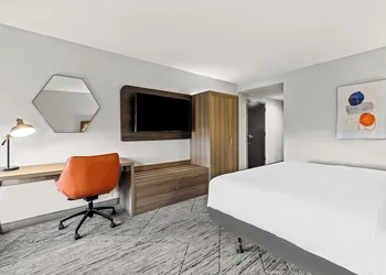 Holiday Inn Express Nashville-Hendersonville by IHG hotel thumbnail 2