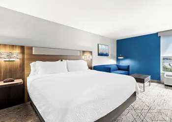 Holiday Inn Express Nashville-Hendersonville by IHG hotel thumbnail 3
