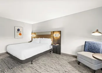 Holiday Inn Express Nashville-Hendersonville by IHG hotel thumbnail 6