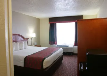 Baymont by Wyndham Louisville East hotel thumbnail 7