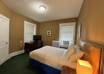 Windsor Inn Hotel hotel thumbnail 4