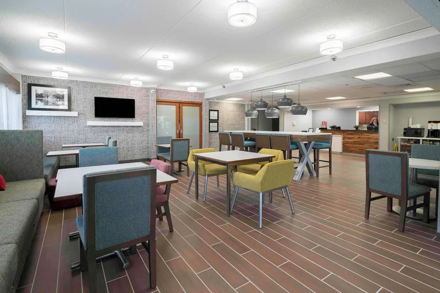 Hampton Inn St. Louis/Westport hotel detail image 2