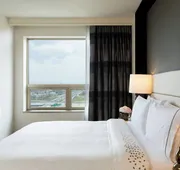 Renaissance Chicago O'Hare Suites Hotel hotel detail image 7