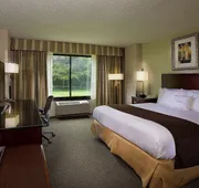 DoubleTree by Hilton Charlotte Airport hotel detail image 5