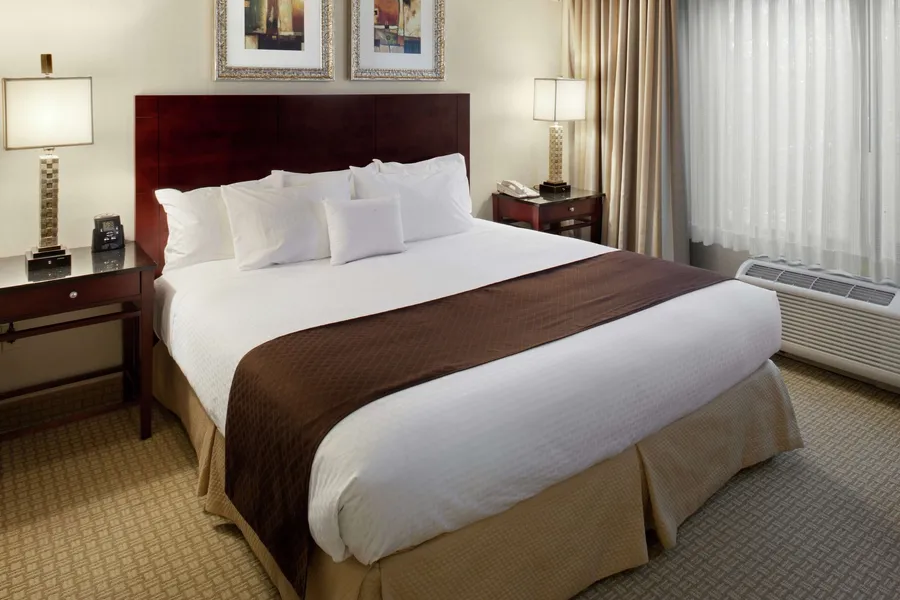DoubleTree by Hilton Charlotte Airport hotel detail image 6