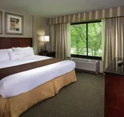 DoubleTree by Hilton Charlotte Airport hotel detail image 7