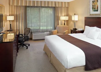 DoubleTree by Hilton Charlotte Airport hotel thumbnail 8