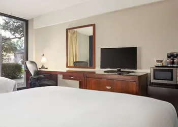 DoubleTree by Hilton Dallas - DFW Airport North hotel thumbnail 5