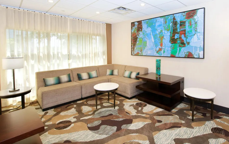 Embassy Suites by Hilton Cincinnati Northeast Blue Ash hotel detail image 6