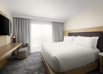 Embassy Suites by Hilton Cincinnati Northeast Blue Ash hotel thumbnail 8