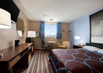 Super 8 by Wyndham Council Bluffs IA Omaha NE Area hotel thumbnail 6
