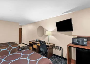 Super 8 by Wyndham Council Bluffs IA Omaha NE Area hotel thumbnail 7