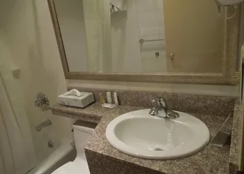 Lex View Inn at JFK Airport hotel thumbnail 5