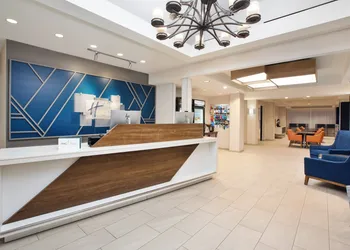 Holiday Inn Express Hotel & Suites Grand Rapids-North by IHG hotel thumbnail 3